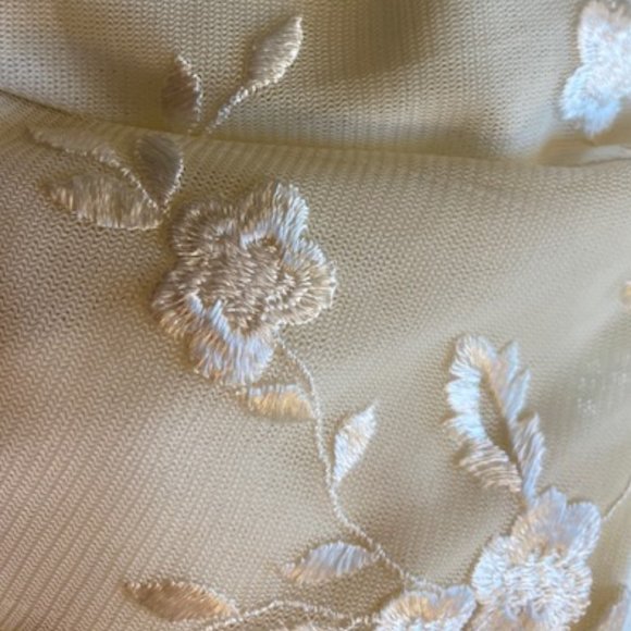 Flora Nirooz Embroidered Satin Nightgown Long Light Cream Size Large - Picture 9 of 13